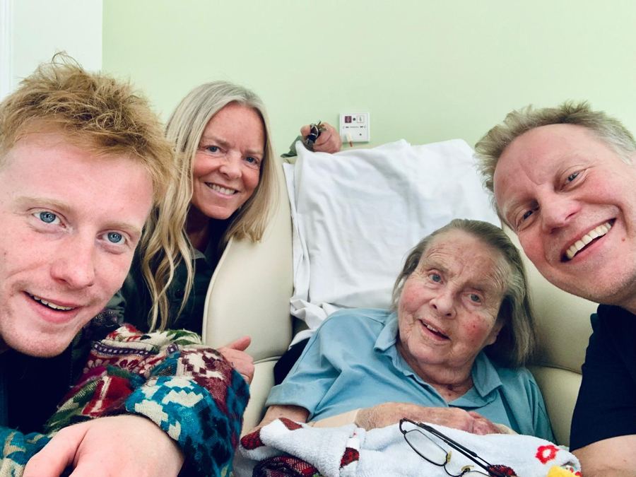 Rachel and family visiting her mum